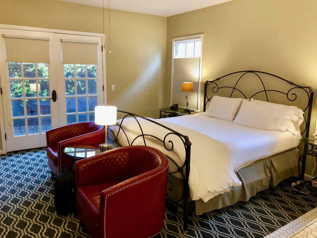 Deluxe King Room,803865552:JPEG